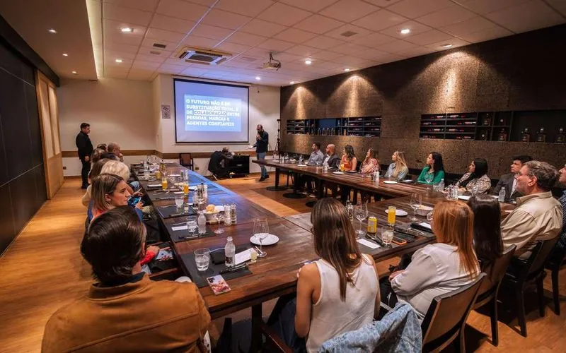 Lideranças do setor reunidas no Logistics Summit 2026, realizado pelo Beedoo